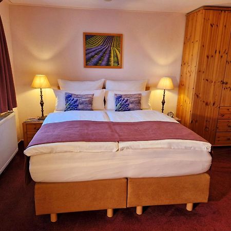 Logis L Auberge Gutshof Бишофсверда Екстериор снимка