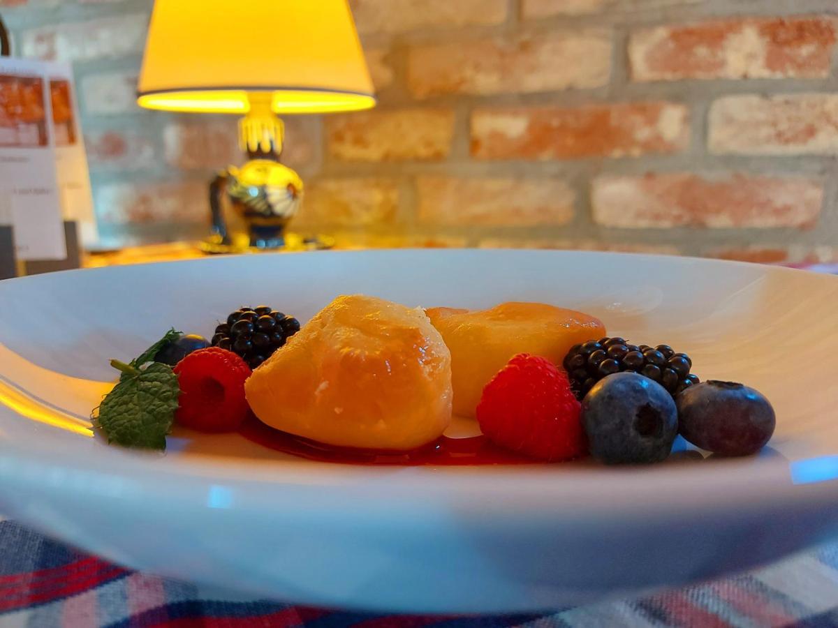 Logis L Auberge Gutshof Бишофсверда Екстериор снимка