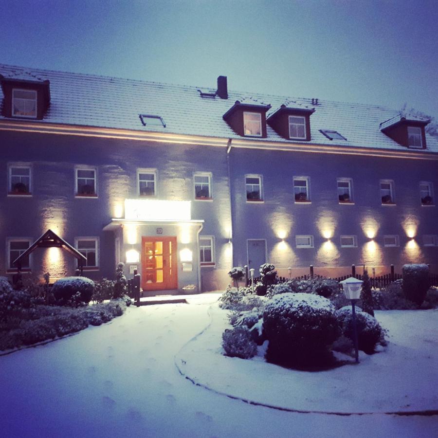 Logis L Auberge Gutshof Бишофсверда Екстериор снимка