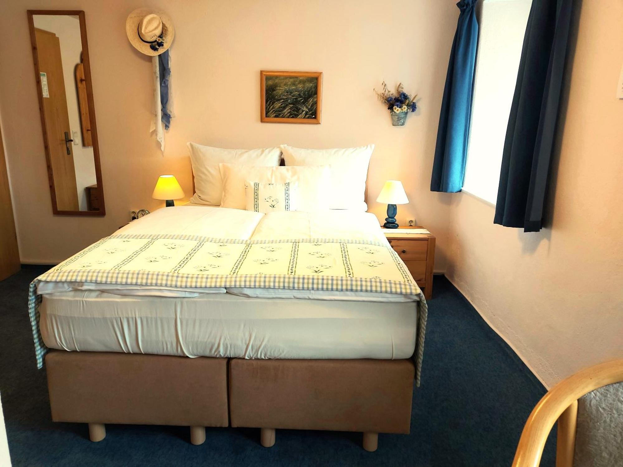 Logis L Auberge Gutshof Бишофсверда Екстериор снимка