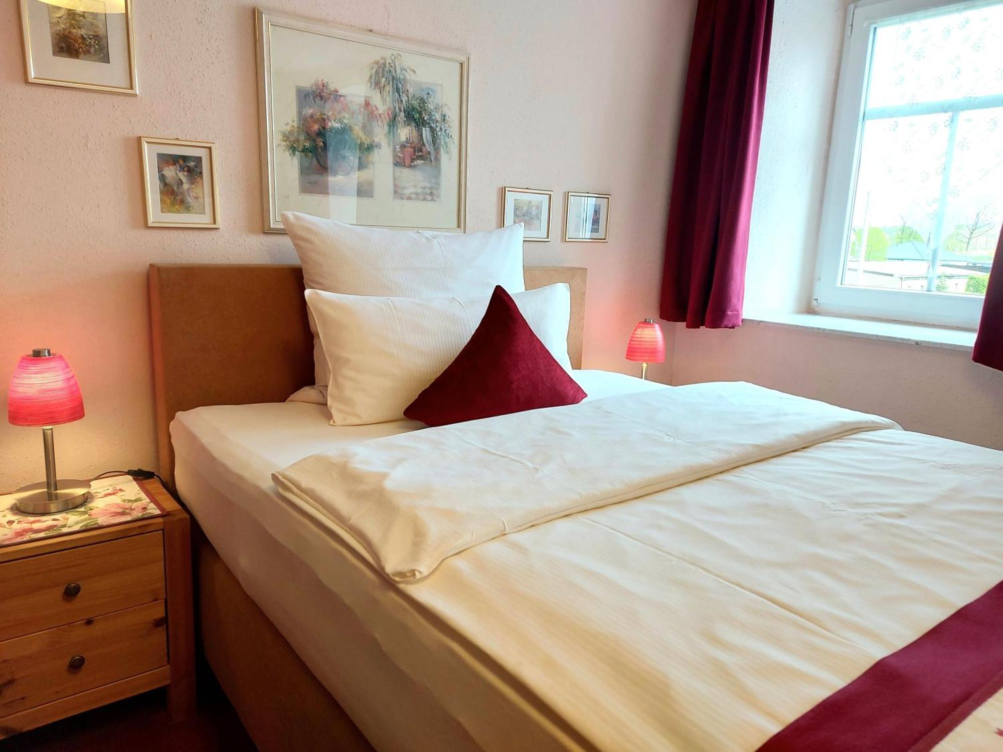 Logis L Auberge Gutshof Бишофсверда Екстериор снимка