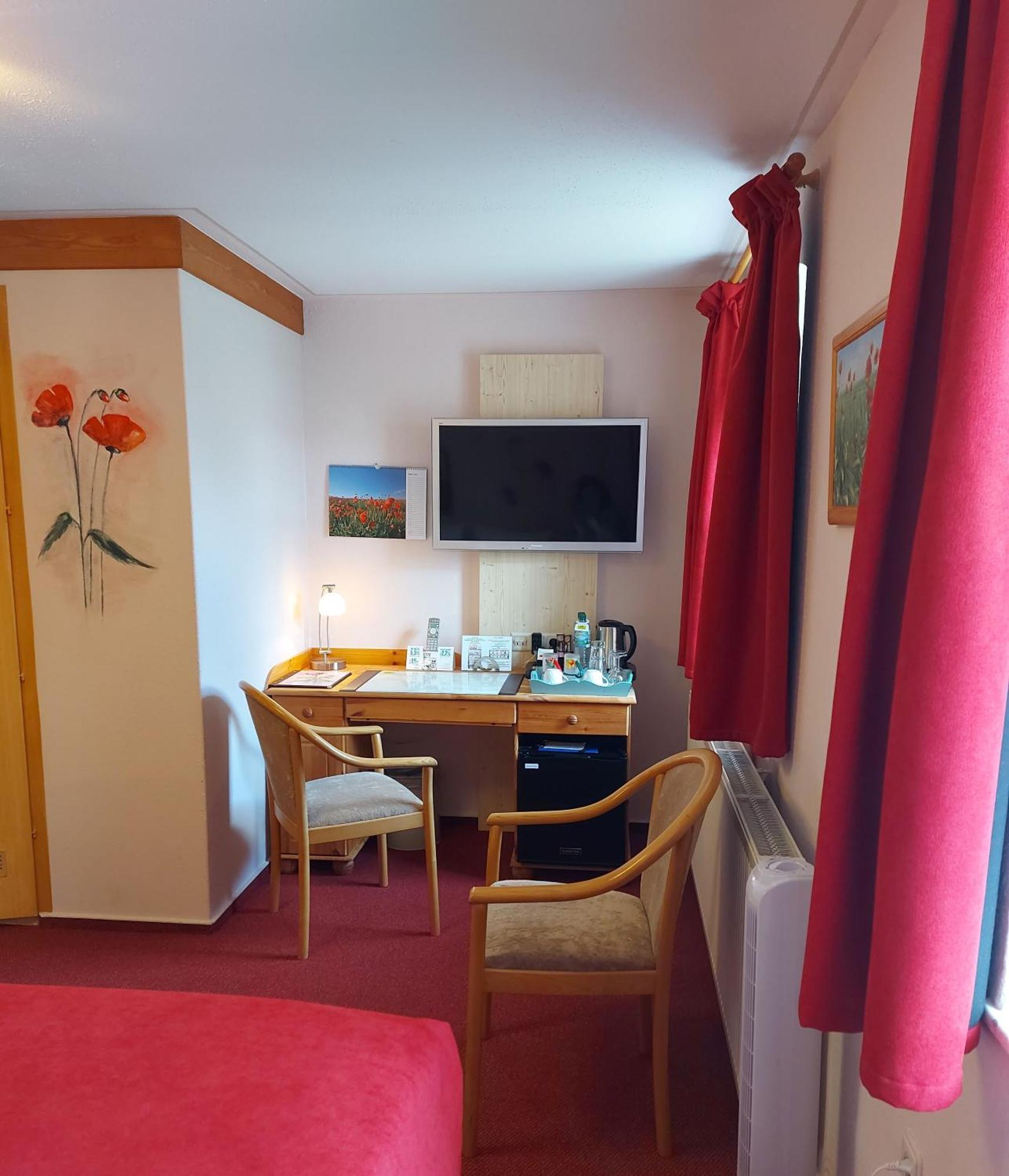 Logis L Auberge Gutshof Бишофсверда Екстериор снимка